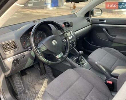 Чорний Фольксваген Гольф, об'ємом двигуна 1.39 л та пробігом 230 тис. км за 6900 $, фото 19 на Automoto.ua