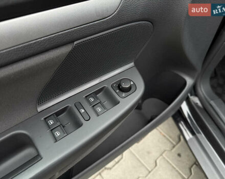 Черный Фольксваген Гольф, объемом двигателя 1.6 л и пробегом 219 тыс. км за 6499 $, фото 31 на Automoto.ua