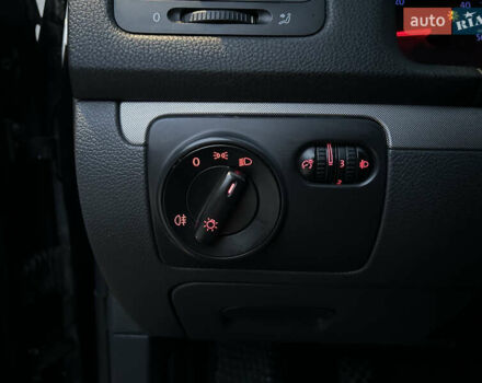 Черный Фольксваген Гольф, объемом двигателя 1.9 л и пробегом 289 тыс. км за 7450 $, фото 40 на Automoto.ua