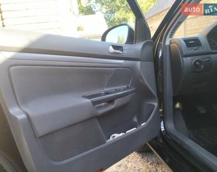 Черный Фольксваген Гольф, объемом двигателя 1.9 л и пробегом 300 тыс. км за 6200 $, фото 4 на Automoto.ua