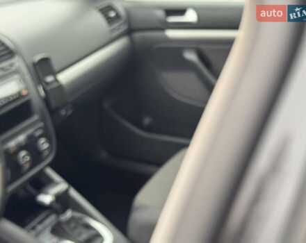 Черный Фольксваген Гольф, объемом двигателя 1.4 л и пробегом 252 тыс. км за 6700 $, фото 39 на Automoto.ua