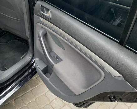 Черный Фольксваген Гольф, объемом двигателя 1.39 л и пробегом 175 тыс. км за 6200 $, фото 22 на Automoto.ua