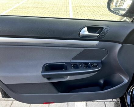 Черный Фольксваген Гольф, объемом двигателя 1.4 л и пробегом 248 тыс. км за 6500 $, фото 6 на Automoto.ua