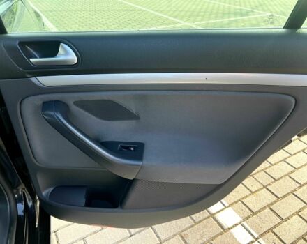 Черный Фольксваген Гольф, объемом двигателя 1.4 л и пробегом 248 тыс. км за 6500 $, фото 19 на Automoto.ua