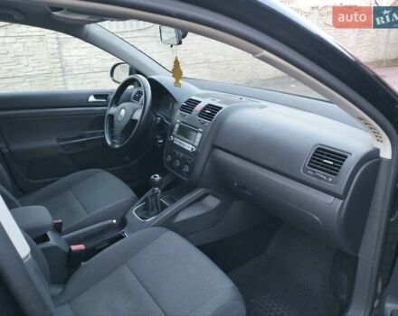 Черный Фольксваген Гольф, объемом двигателя 1.6 л и пробегом 230 тыс. км за 5800 $, фото 8 на Automoto.ua