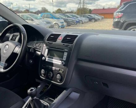 Черный Фольксваген Гольф, объемом двигателя 1.6 л и пробегом 262 тыс. км за 5300 $, фото 17 на Automoto.ua