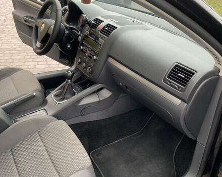 Черный Фольксваген Гольф, объемом двигателя 1.39 л и пробегом 175 тыс. км за 6200 $, фото 19 на Automoto.ua