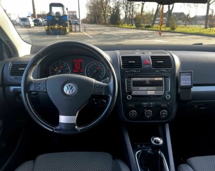 Черный Фольксваген Гольф, объемом двигателя 1.4 л и пробегом 248 тыс. км за 6500 $, фото 17 на Automoto.ua