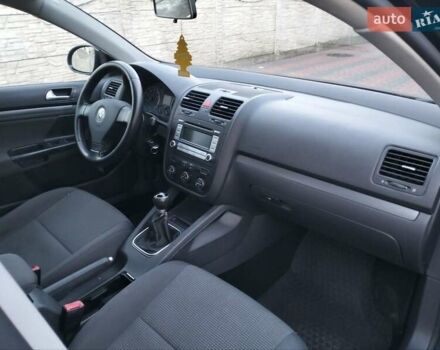 Черный Фольксваген Гольф, объемом двигателя 1.6 л и пробегом 230 тыс. км за 5800 $, фото 9 на Automoto.ua