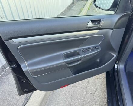 Черный Фольксваген Гольф, объемом двигателя 1.4 л и пробегом 190 тыс. км за 7950 $, фото 16 на Automoto.ua