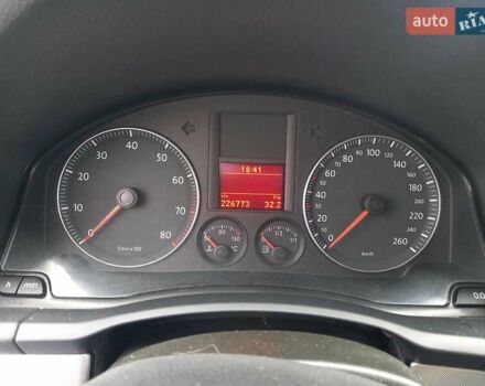Чорний Фольксваген Гольф, об'ємом двигуна 1.4 л та пробігом 226 тис. км за 5500 $, фото 25 на Automoto.ua