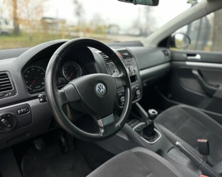 Черный Фольксваген Гольф, объемом двигателя 1.6 л и пробегом 195 тыс. км за 6800 $, фото 5 на Automoto.ua