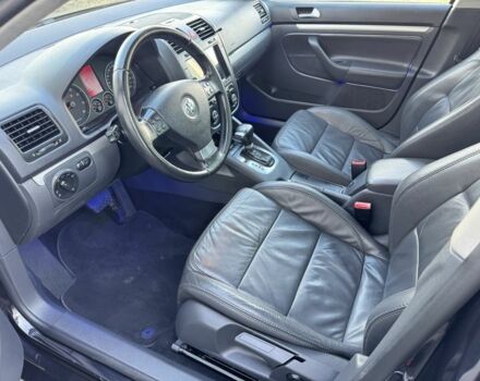 Черный Фольксваген Гольф, объемом двигателя 1.4 л и пробегом 190 тыс. км за 7950 $, фото 12 на Automoto.ua