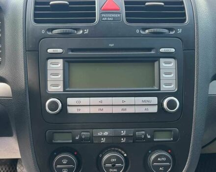 Черный Фольксваген Гольф, объемом двигателя 1.6 л и пробегом 262 тыс. км за 5300 $, фото 11 на Automoto.ua