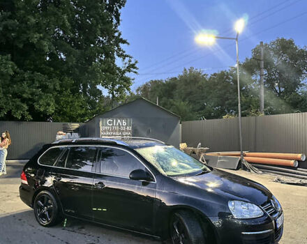 Черный Фольксваген Гольф, объемом двигателя 1.39 л и пробегом 196 тыс. км за 6700 $, фото 4 на Automoto.ua