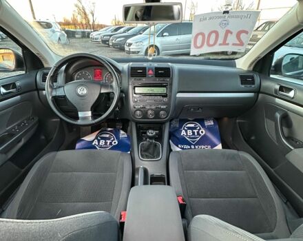 Черный Фольксваген Гольф, объемом двигателя 1.4 л и пробегом 214 тыс. км за 6700 $, фото 6 на Automoto.ua