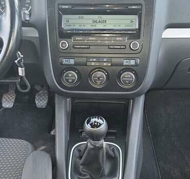 Черный Фольксваген Гольф, объемом двигателя 1.39 л и пробегом 201 тыс. км за 4700 $, фото 13 на Automoto.ua