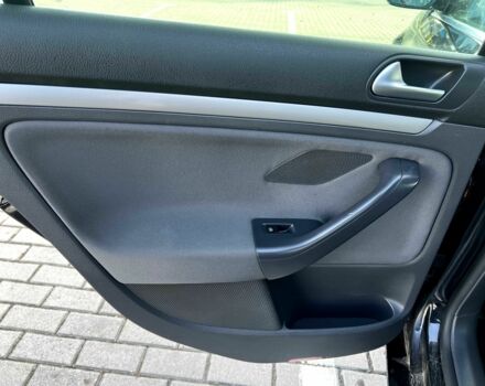 Черный Фольксваген Гольф, объемом двигателя 1.4 л и пробегом 248 тыс. км за 6500 $, фото 14 на Automoto.ua