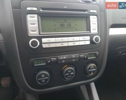 Чорний Фольксваген Гольф, об'ємом двигуна 1.4 л та пробігом 226 тис. км за 5500 $, фото 24 на Automoto.ua