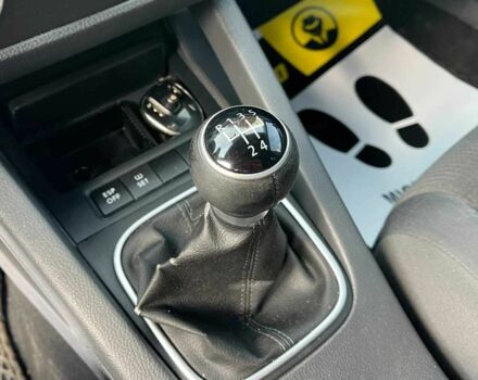 Черный Фольксваген Гольф, объемом двигателя 1.6 л и пробегом 262 тыс. км за 5300 $, фото 13 на Automoto.ua