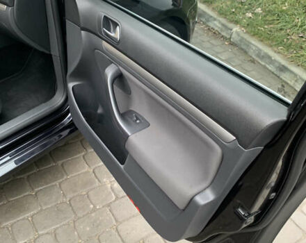 Черный Фольксваген Гольф, объемом двигателя 1.39 л и пробегом 175 тыс. км за 6200 $, фото 18 на Automoto.ua