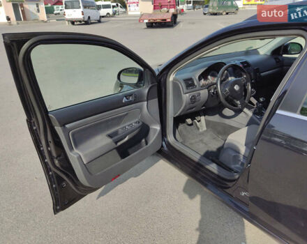 Фольксваген Гольф 2008 у Вінниці на Automoto.ua Чорний Фольксваген Гольф, об'ємом двигуна 1.39 л та пробігом 220 тис. км за 4950 $, фото 4 на Automoto.ua