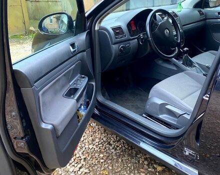 Черный Фольксваген Гольф, объемом двигателя 1.6 л и пробегом 193 тыс. км за 5900 $, фото 4 на Automoto.ua