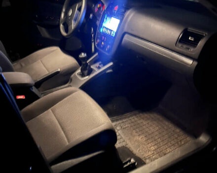 Черный Фольксваген Гольф, объемом двигателя 1.6 л и пробегом 260 тыс. км за 6450 $, фото 16 на Automoto.ua