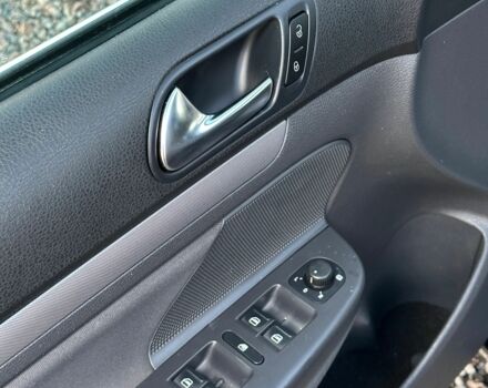 Черный Фольксваген Гольф, объемом двигателя 1.4 л и пробегом 214 тыс. км за 6700 $, фото 11 на Automoto.ua