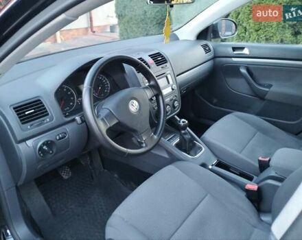 Черный Фольксваген Гольф, объемом двигателя 1.6 л и пробегом 230 тыс. км за 5800 $, фото 7 на Automoto.ua