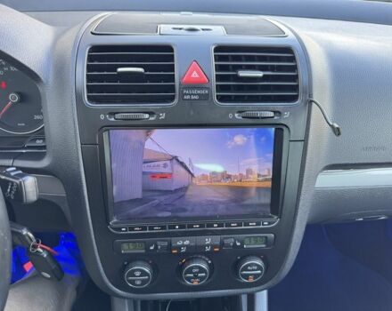 Черный Фольксваген Гольф, объемом двигателя 1.4 л и пробегом 190 тыс. км за 7950 $, фото 20 на Automoto.ua