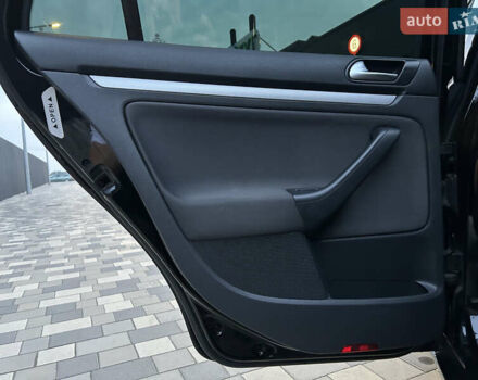 Черный Фольксваген Гольф, объемом двигателя 1.9 л и пробегом 289 тыс. км за 7450 $, фото 18 на Automoto.ua