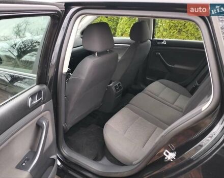 Черный Фольксваген Гольф, объемом двигателя 1.6 л и пробегом 230 тыс. км за 5800 $, фото 18 на Automoto.ua