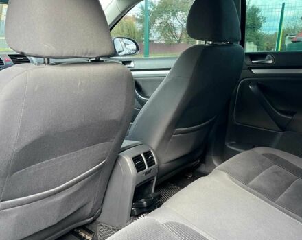 Черный Фольксваген Гольф, объемом двигателя 1.6 л и пробегом 262 тыс. км за 5300 $, фото 20 на Automoto.ua