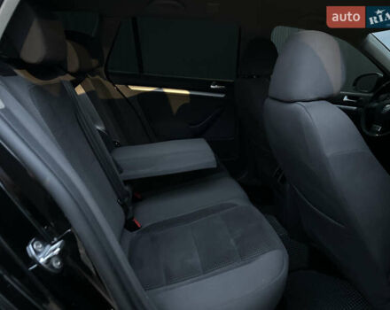 Черный Фольксваген Гольф, объемом двигателя 1.9 л и пробегом 289 тыс. км за 7450 $, фото 25 на Automoto.ua