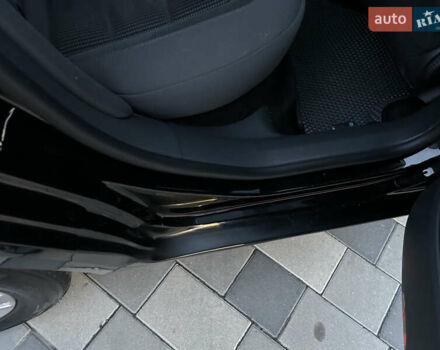 Черный Фольксваген Гольф, объемом двигателя 1.9 л и пробегом 289 тыс. км за 7450 $, фото 24 на Automoto.ua