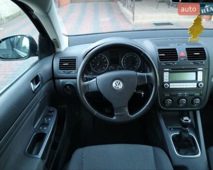 Черный Фольксваген Гольф, объемом двигателя 1.6 л и пробегом 230 тыс. км за 5800 $, фото 10 на Automoto.ua