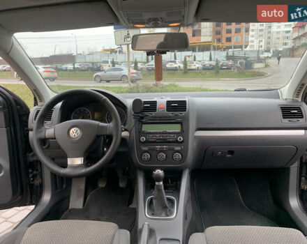 Черный Фольксваген Гольф, объемом двигателя 1.39 л и пробегом 175 тыс. км за 6200 $, фото 10 на Automoto.ua