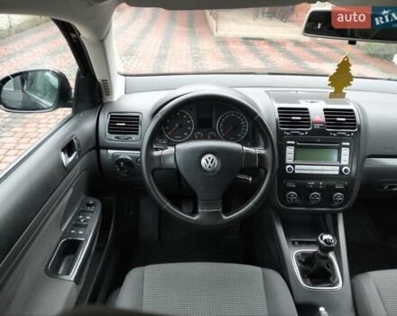 Черный Фольксваген Гольф, объемом двигателя 1.6 л и пробегом 230 тыс. км за 5800 $, фото 12 на Automoto.ua