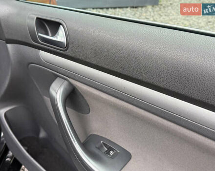 Черный Фольксваген Гольф, объемом двигателя 1.4 л и пробегом 321 тыс. км за 4800 $, фото 40 на Automoto.ua