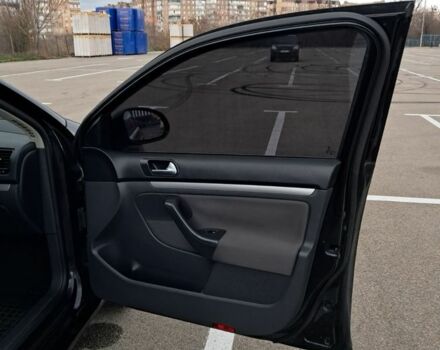 Черный Фольксваген Гольф, объемом двигателя 1.4 л и пробегом 210 тыс. км за 5200 $, фото 15 на Automoto.ua