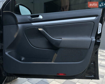 Черный Фольксваген Гольф, объемом двигателя 1.9 л и пробегом 289 тыс. км за 7450 $, фото 26 на Automoto.ua