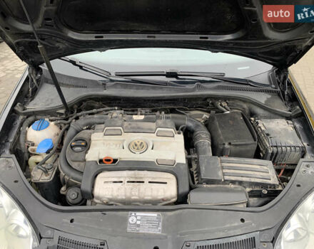 Черный Фольксваген Гольф, объемом двигателя 1.39 л и пробегом 175 тыс. км за 6200 $, фото 28 на Automoto.ua