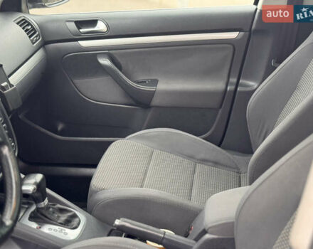 Черный Фольксваген Гольф, объемом двигателя 1.4 л и пробегом 252 тыс. км за 6700 $, фото 40 на Automoto.ua