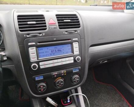 Чорний Фольксваген Гольф, об'ємом двигуна 1.6 л та пробігом 215 тис. км за 5900 $, фото 28 на Automoto.ua