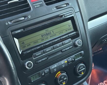 Черный Фольксваген Гольф, объемом двигателя 1.4 л и пробегом 214 тыс. км за 6700 $, фото 15 на Automoto.ua