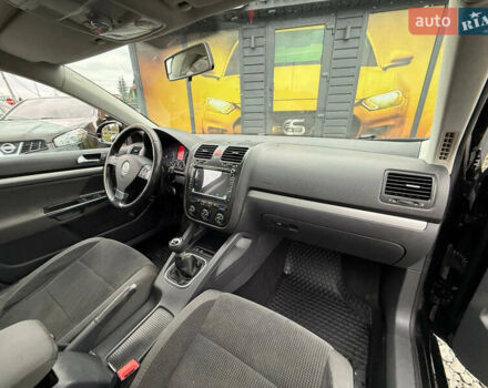 Черный Фольксваген Гольф, объемом двигателя 1.4 л и пробегом 321 тыс. км за 4800 $, фото 35 на Automoto.ua