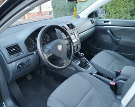 Черный Фольксваген Гольф, объемом двигателя 0 л и пробегом 230 тыс. км за 5800 $, фото 4 на Automoto.ua