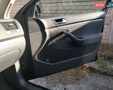 Черный Фольксваген Гольф, объемом двигателя 1.9 л и пробегом 300 тыс. км за 6200 $, фото 1 на Automoto.ua