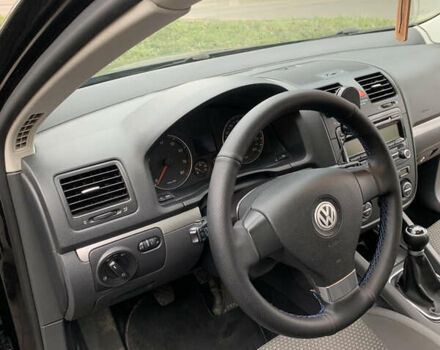 Черный Фольксваген Гольф, объемом двигателя 1.39 л и пробегом 175 тыс. км за 6200 $, фото 12 на Automoto.ua